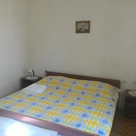 Viktor House