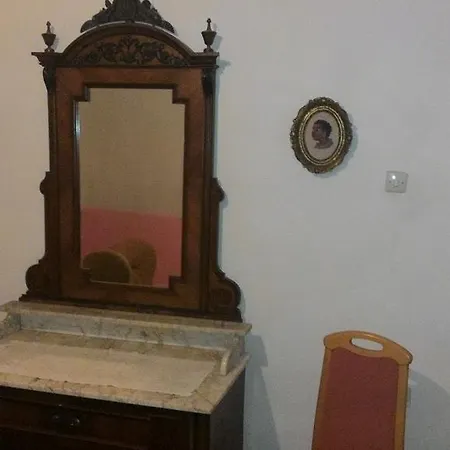 Viktor House